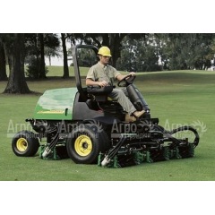 Бензиновая газонокосилка  для фейрвея Jonh Deere - 3225 С в Новосибирске